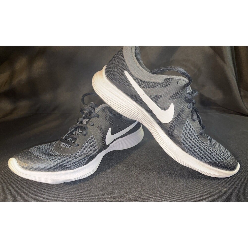 Size 6.5 - Nike Revolution 4 Anthracite W